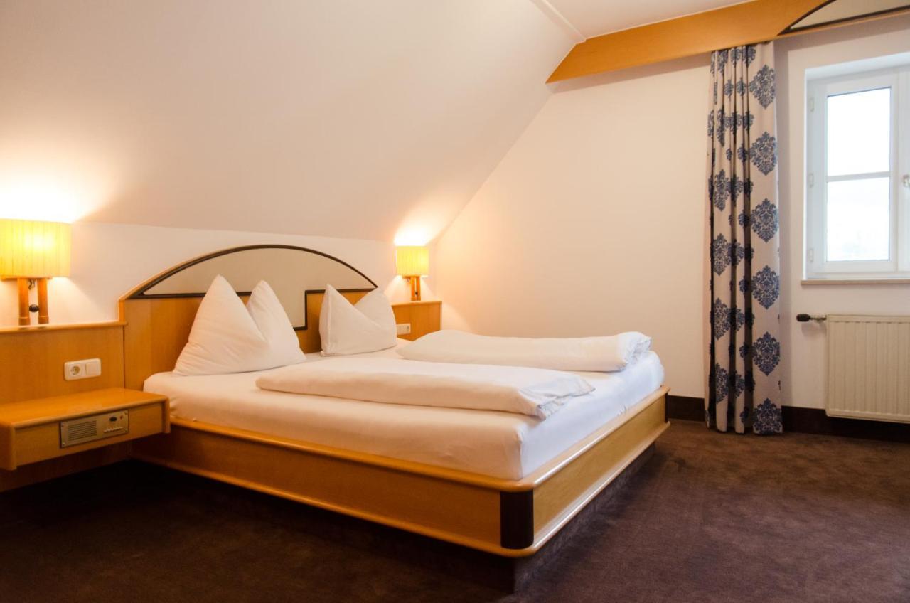 Hotel Goldenes Schiff Енгельхартсцелль-ан-дер-Донау Екстер'єр фото