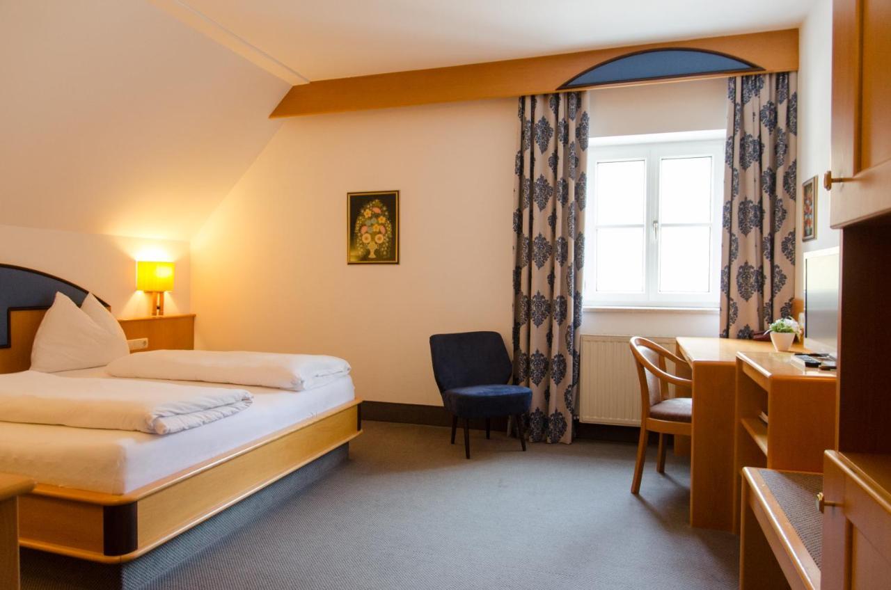 Hotel Goldenes Schiff Енгельхартсцелль-ан-дер-Донау Екстер'єр фото
