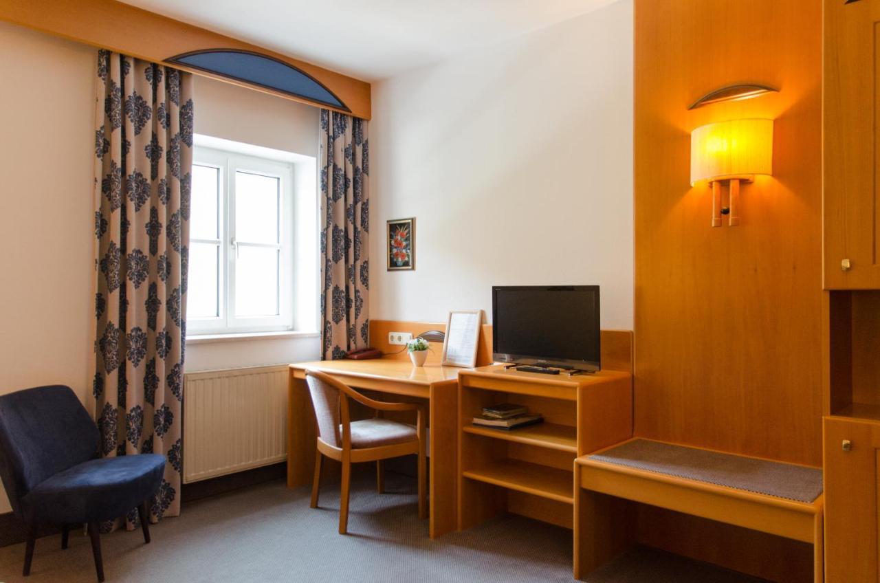 Hotel Goldenes Schiff Енгельхартсцелль-ан-дер-Донау Екстер'єр фото